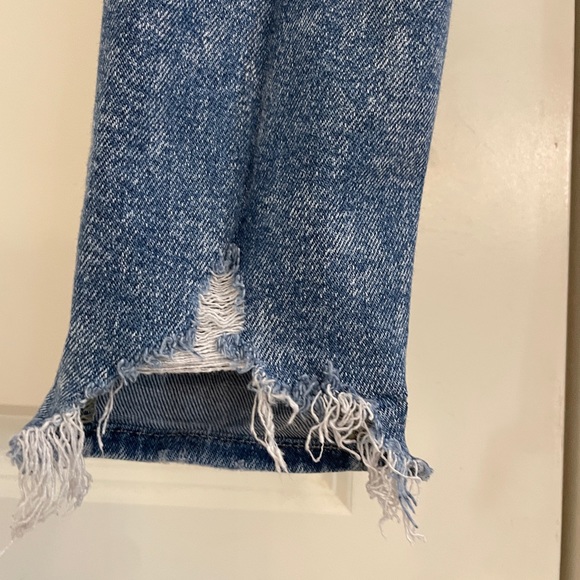 American Eagle ripped mom jeans. - Picture 11 of 14